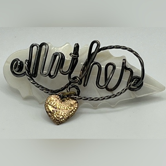 Vintage “Mother” Niagara Falls Brooch – Wire Script on Mother of Pearl - Picture 5 of 5